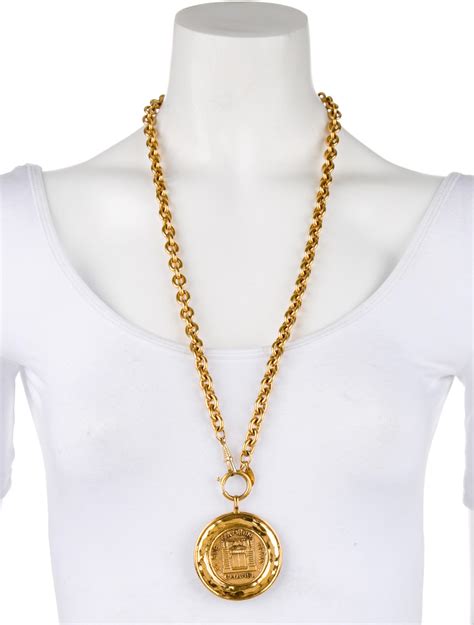 replica chanel rue cambon paris medallion pendant|chanel 31 rue cambon Medallion Imitation Pearl Necklace .